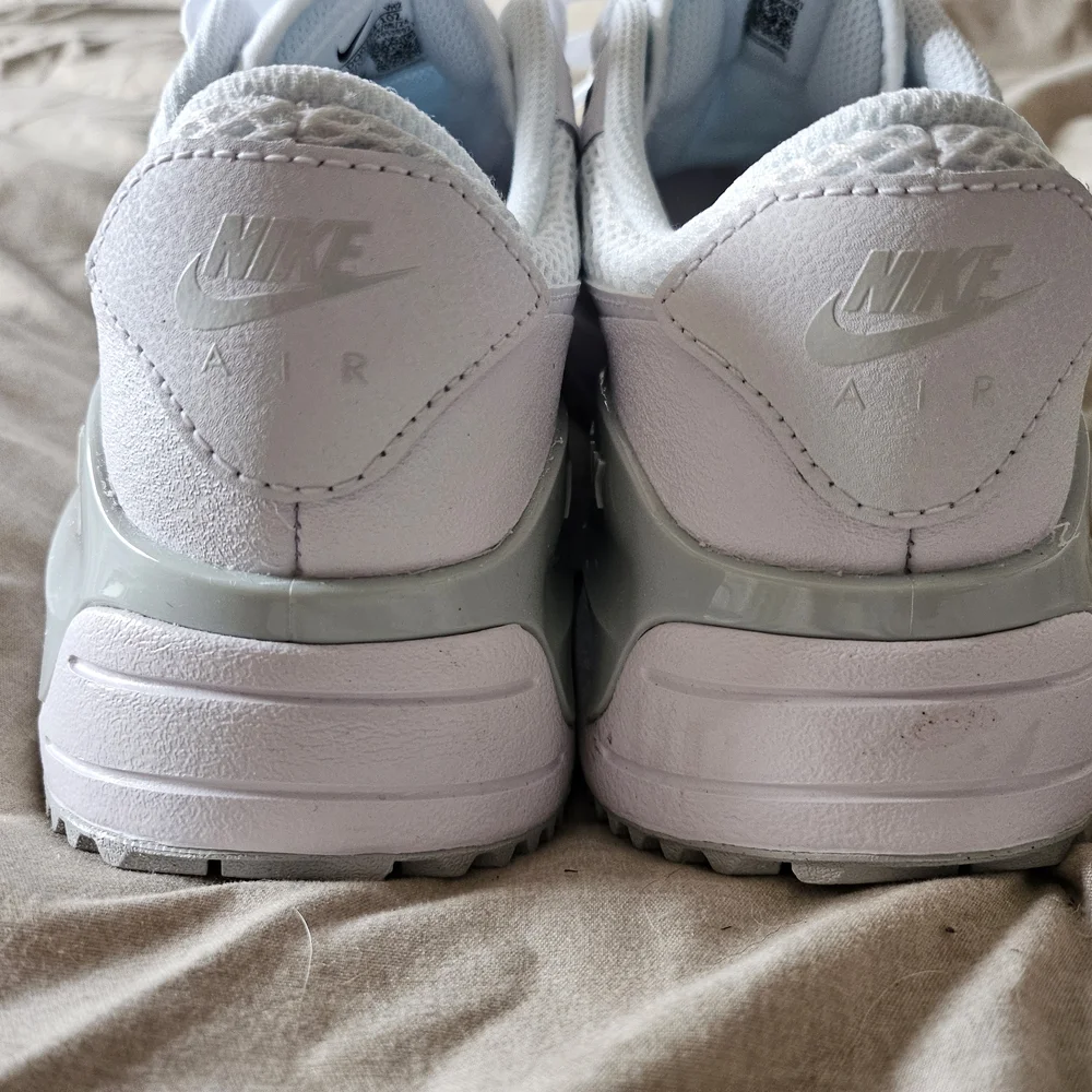 Nike Air Max Systm Youth Size 6 Sneakers